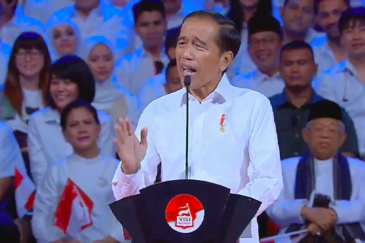 Presiden terpilih Joko Widodo menyampaikan pidato Visi Indonesia di Sentul, Bogor, Minggu (14/7/2019).