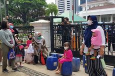 Kesulitan Akses Air Bersih, Warga Muara Angke: Mandi dan Cuci Tunggu Hujan