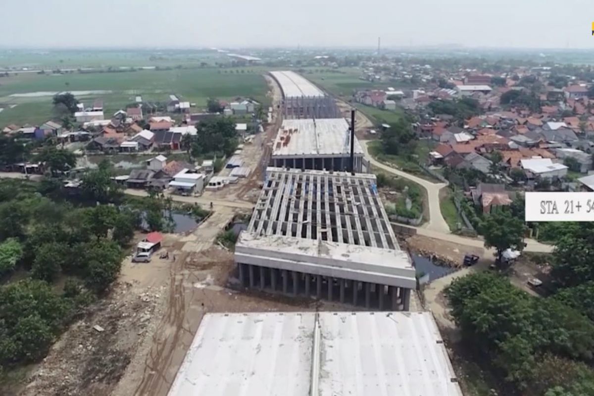 Proyek Tol Cibitung-Cilincing-Cilincing dihentikan sementara pekerjaannya untuk dievaluasi kembali menyangkut metode konstrukti, serta keselamatan dan keamanan kerja.