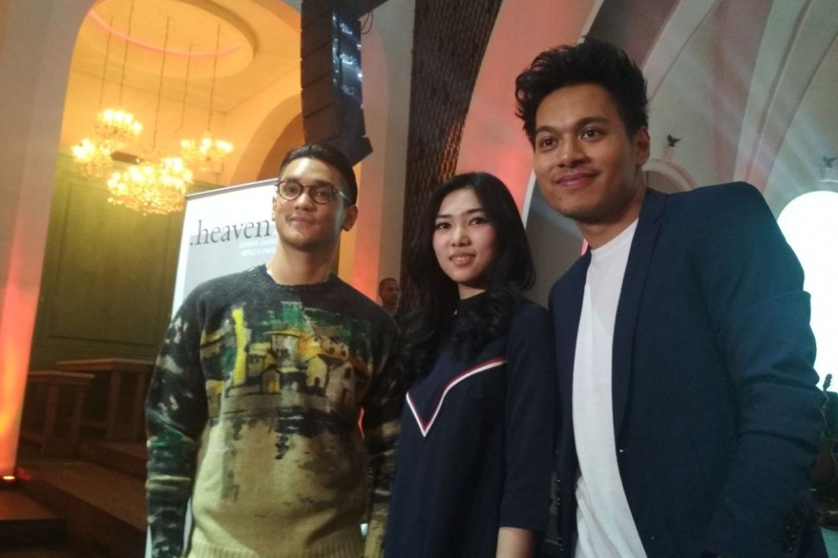 Afgan, Isyana Sarasvati, dan Rendy Pandugo menghadiri jumpa pers peluncuran lagu Heaven di SCBD, Jakarta Selatan, Rabu (21/2/2018).