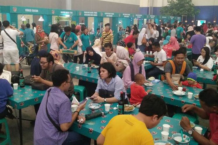 Festival Jajanan Bango (FJB) 2017 di Hal 1 ICE BSD, Tangerang, Banten, Sabtu (6/5/2017), menghadirkan 70 kuliner otentik nusantara. FJB 2017 berlangsung hingga Minggu (7/5/2017).