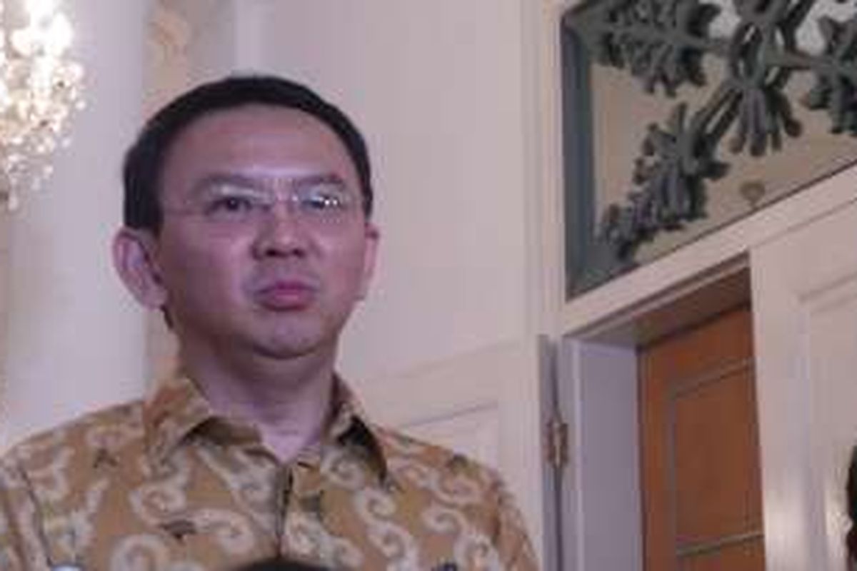 Gubernur DKI Jakarta Basuki Tjahaja Purnama saat wawancara wartawan, di Balai Kota DKI Jakarta, Selasa (30/8/2016).