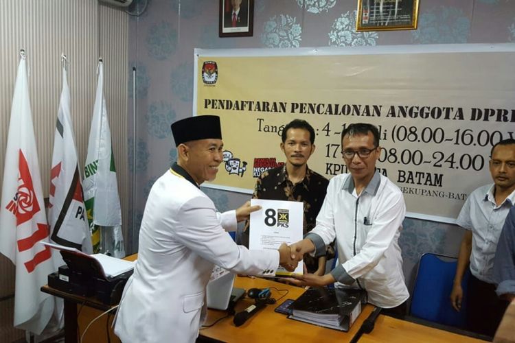 Memasuki H-1 batas waktu dibukanya pendaftaran bakal calon legislatif (bacaleg) DPRD Kota Batam oleh Komisi Pemilihan Umum (KPU) Kota Batam, sedikitnya ada lima Partai Politik (Parpol) yang melakukan pendaftaran bacalegnya dari 16 Parpol yang ada.