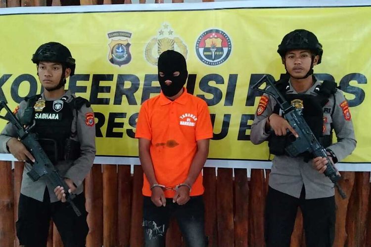 Tergiur untuk mendapatkan uang yang cepat dan banyak, AS (22), seorang nelayan di Kota Baubau, Sulawesi Tenggara, nekat mengedarkan narkoba jenis sabu.