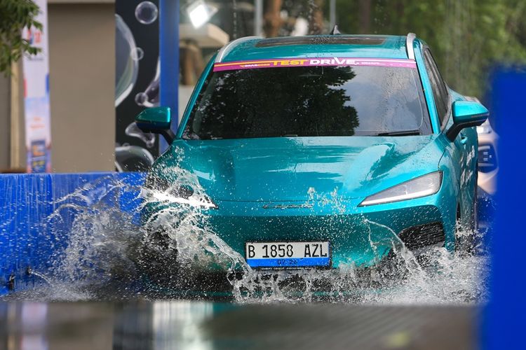 Bukan Cuma Jarak Tempuh, Ini Modal Lepas E4 EV Hadapi Para Rival