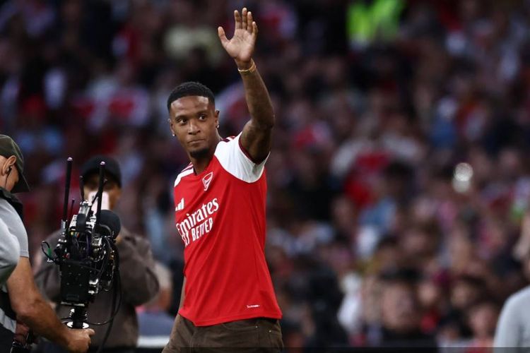 Tangguh Saat Hadapi Chelsea, Ezri Konsa Dipuji Legenda Arsenal