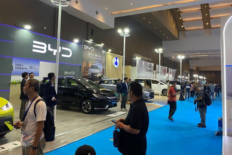 Pangsa Mobil Listrik Melonjak, dari 0,99 Persen Jadi 16,88 Persen