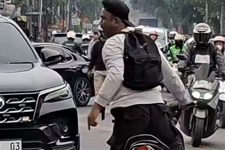 Ambulans Bawa Pasien Kritis Tertahan Iring-iringan Pejabat di Jaktim, Ini Penjelasan Polisi