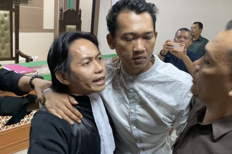 Polisi Nilai Aksi Ngamuk Terdakwa Pembunuhan Sekeluarga di Indramayu Hanya Cari Simpati, Minta Hukuman Adil