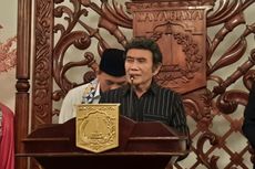 Rhoma Irama dan Ikke Nurjanah Serahkan 300 APD untuk Tenaga Medis di RSCM