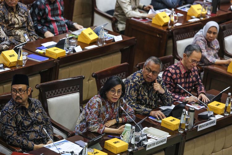 Mengurai Kontradiksi APBN 2026