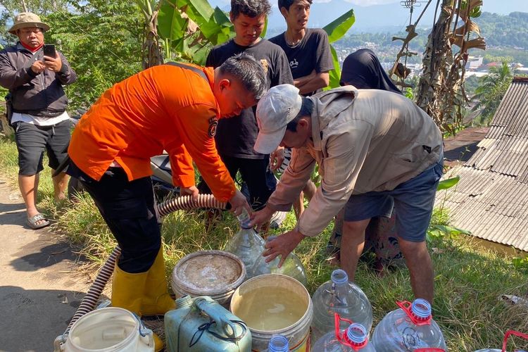 Kemarau Picu Kekeringan di Sukabumi, 315 KK di Cibadak Krisis Air Bersih