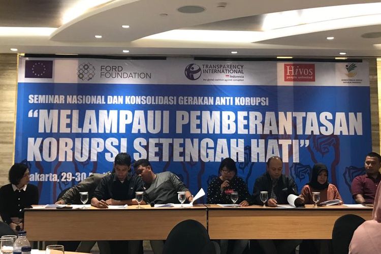 Peneliti Garut Governance Watch Leni Marlinda, saat konferensi pers di Hotel Ashley, Jakarta Pusat, Selasa (29/4/2019).