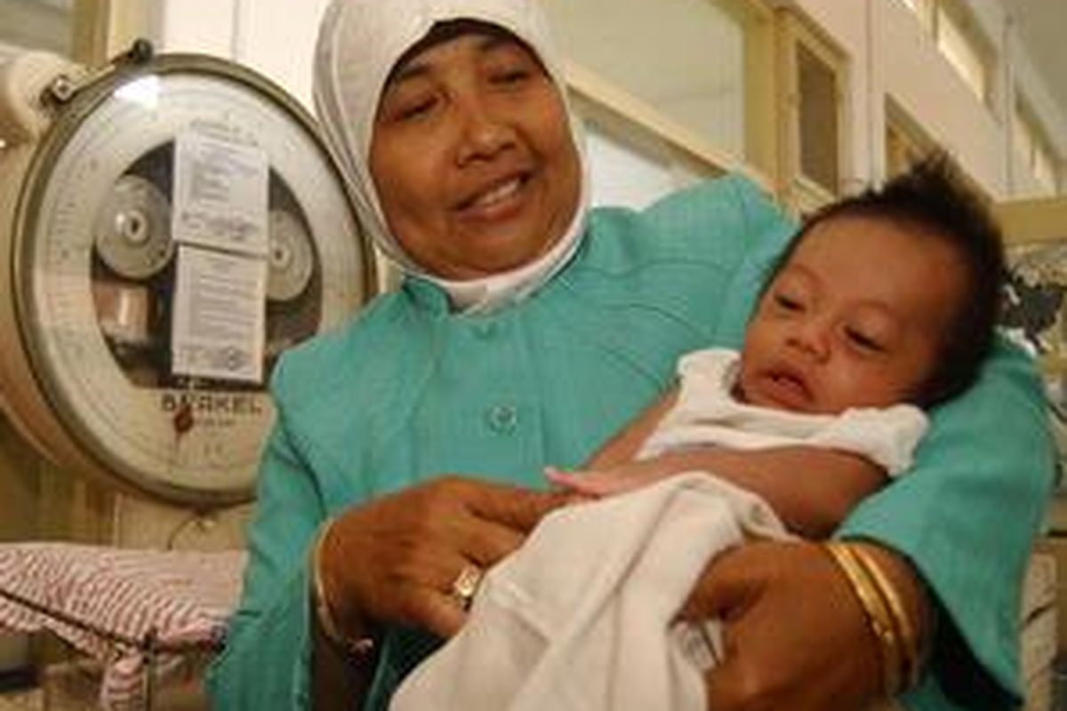 Bayi yang tertolong setelah dibuang oleh orangtuanya.