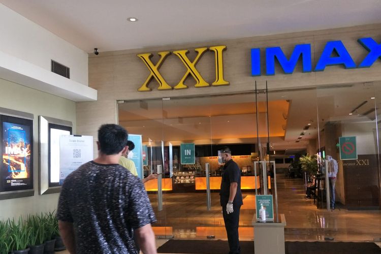 Suasana Bioskop XXI Mall Kelapa Gading yang kembali beroperasi pada Kamis (16/9/2021).