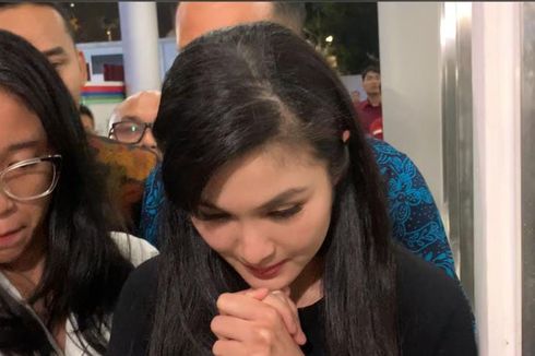 [KLARIFIKASI] Video Sandra Dewi Menangis Dibagikan dengan Kontes Keliru