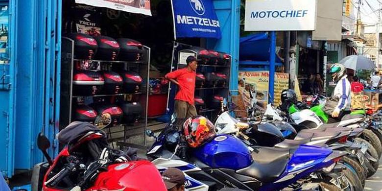 Toko aksesori Motochie yang berlokasi di sentra penjualan aksesori Jalan Kebon Jeruk III.