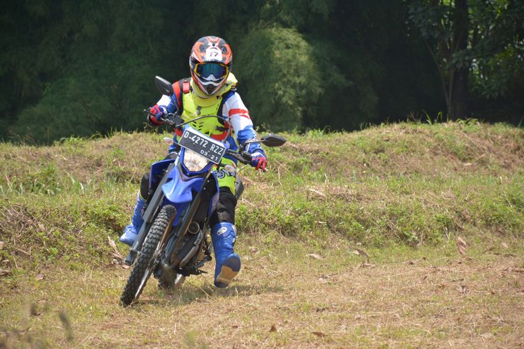 Cara naik motor off road