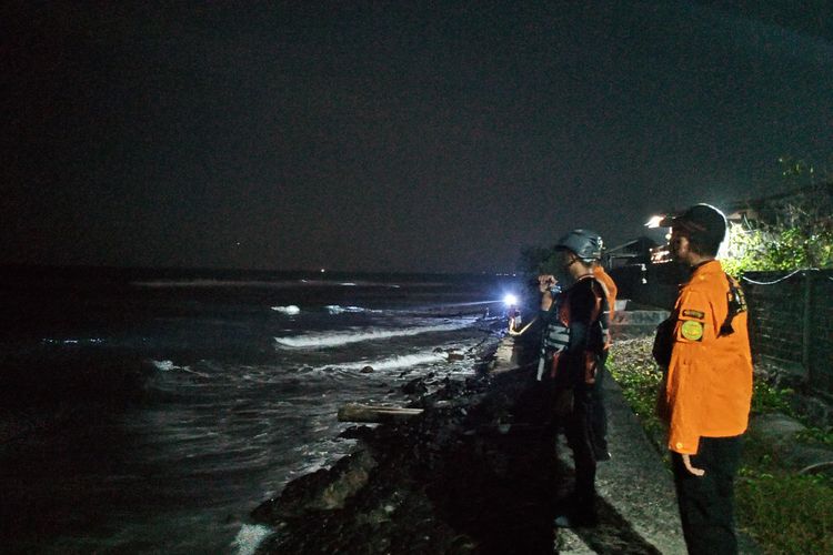 Bocah 11 Tahun Hilang Terseret Arus Saat Berenang di Pantai Gerokgak Bali, 2 Temannya Selamat