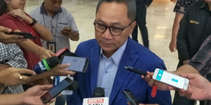 Ketua Umum Partai Amanat Nasional (PAN) Zulkifli Hasan saat ditemui di Kompleks Parlemen, Senayan, Jakarta, Kamis (28/6/2018). 