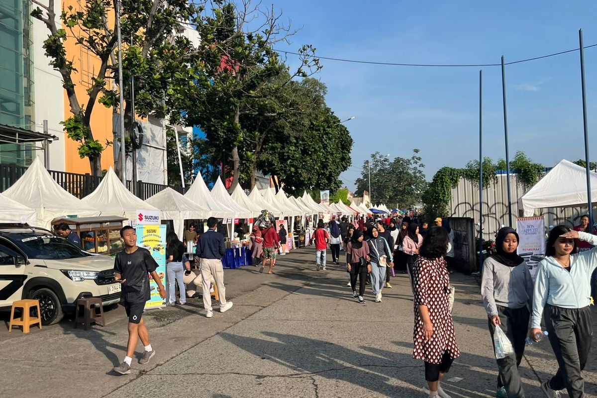 Jejeran tenant UMKM di Jalan Margonda Raya (sebelah ITC Depok), Kota Depok, Minggu (11/5/2025).