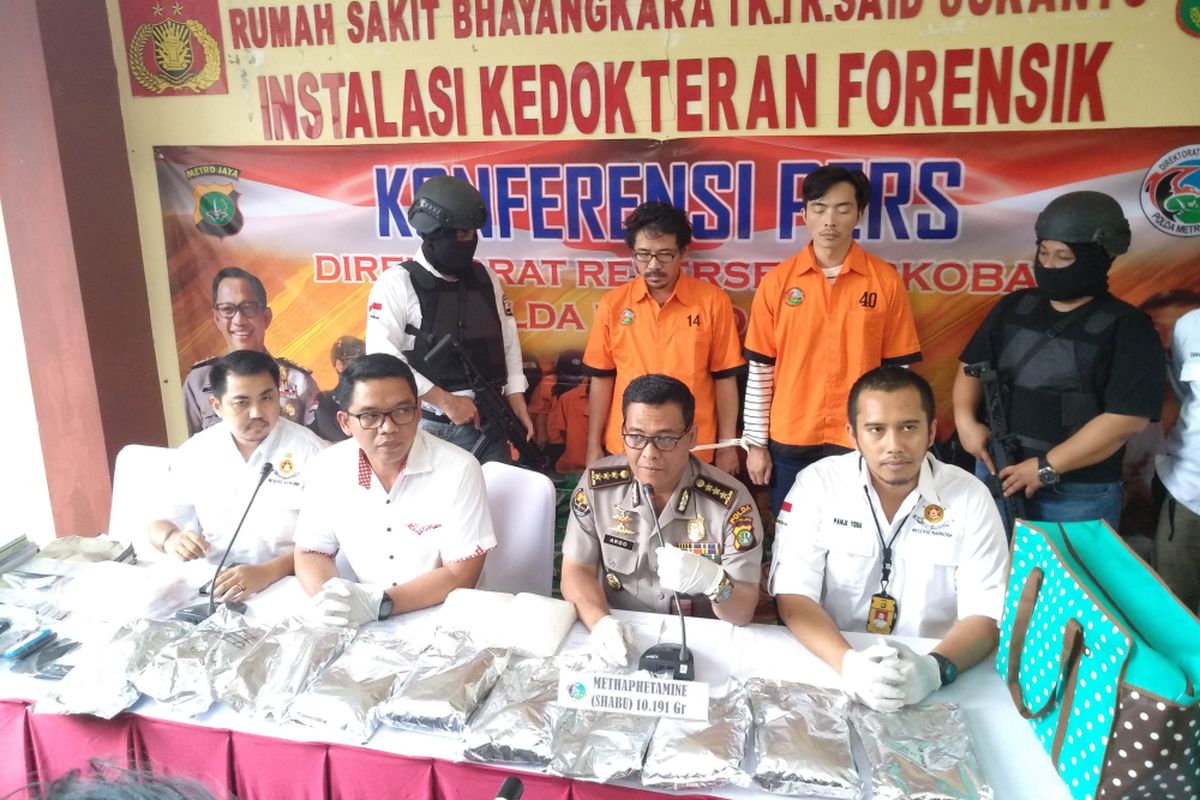 Konferensi pers penangkapan narkoba jenia shabu 10.191 gram