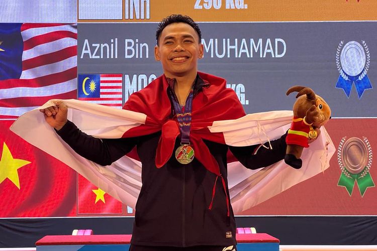 Atlet angkat besi senior Indonesia, Eko Yuli Irawan, berhasil meraih medali emas SEA Games 2021, Jumat (20/5/2022) siang WIB.
