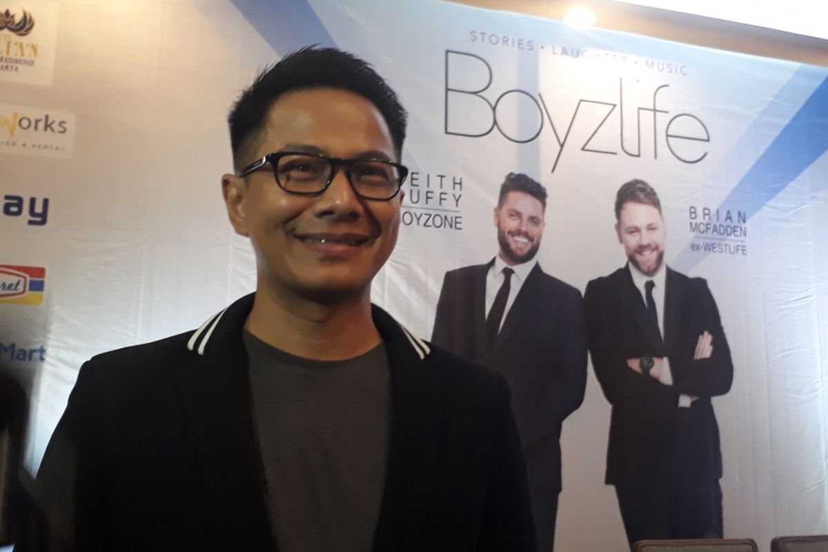 Delon diabadikan dalam jumpa pers konser Boyzlife di Hotel Sultan, Jakarta Selatan, Rabu (3/5/2017).