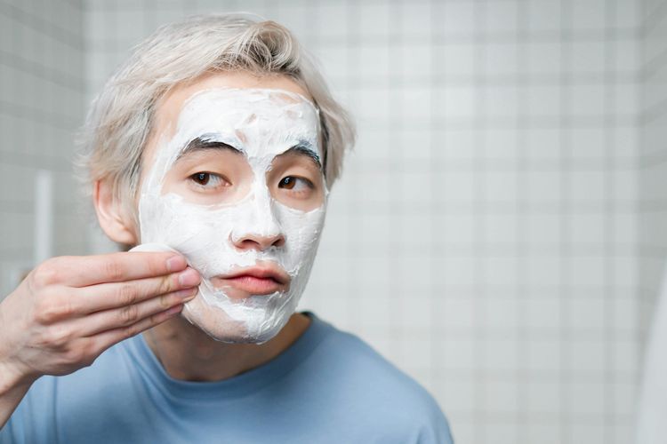 4 Rutinitas Skincare Wajib Buat Pria, Salah Satunya Sunscreen