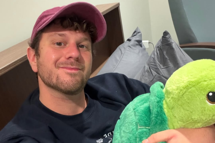 Jake Rosmarin membagikan kesehariannya di Instagram