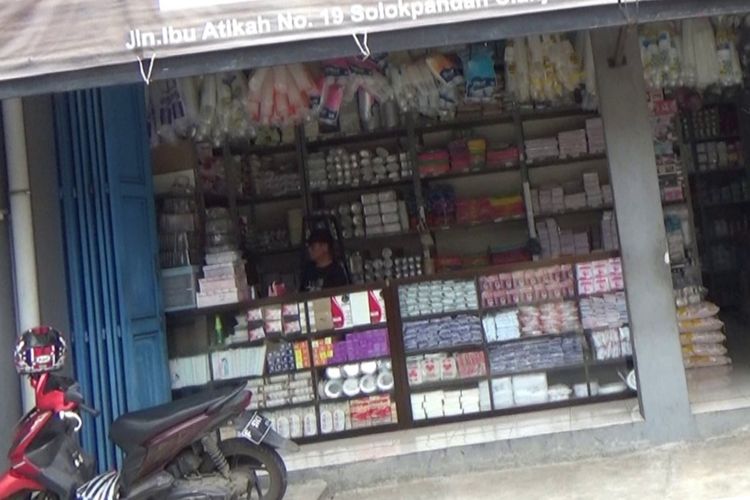 Harga Plastik Melonjak di Cianjur Imbas Perang Israel-AS dan Iran, Pedagang: Omzet Turun Terus...