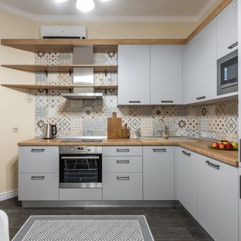Ilustrasi lemari dapur atas, lemari gantung dapur. 