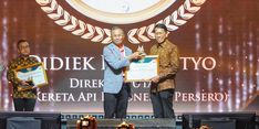 Dirut KAI Raih 2 Penghargaan di Marketeer of The Year 2024, Bukti Keberhasilan Transformasi Layanan