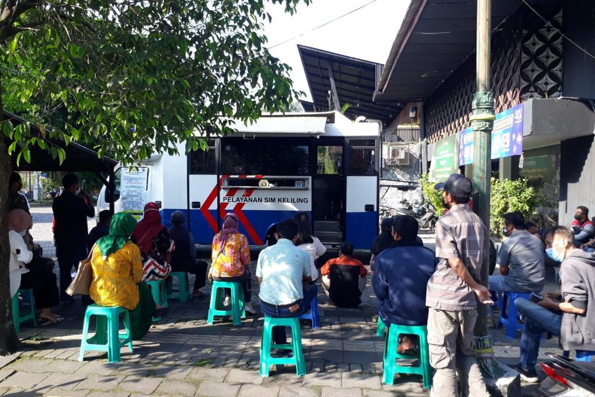 Layanan bus keliling untuk perpanjang SIM menyusul kebijakan dispensasi perpanjangan SIM pasca Libur Lebaran