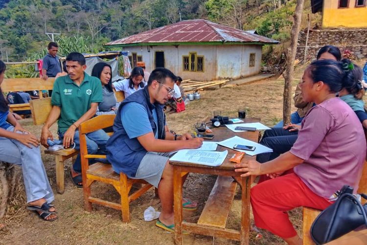 Tim Pelkesi Tembus Pelosok Cek Kesehatan Penyintas Gempa di Manggarai Timur