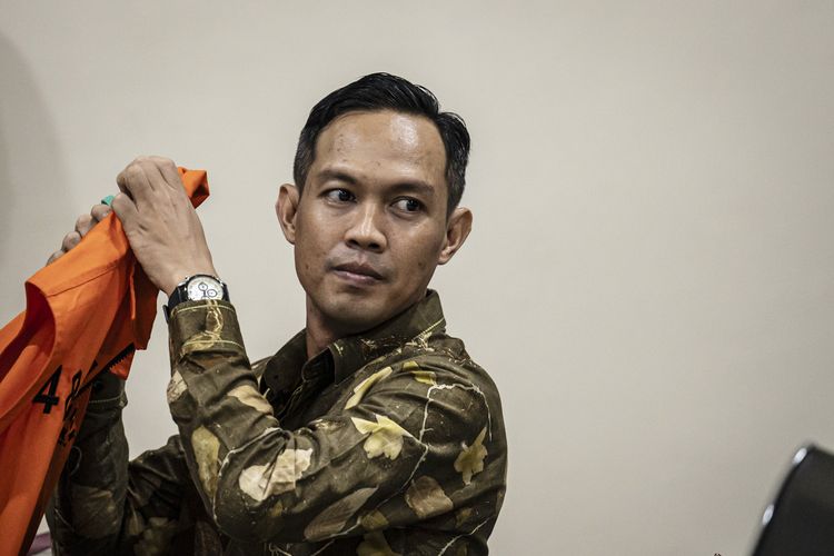 Bupati Cilacap Syamsul Auliya Dituntut 7 Tahun Penjara, Jaksa Sebut Berbelit-belit dan Persulit Sidang