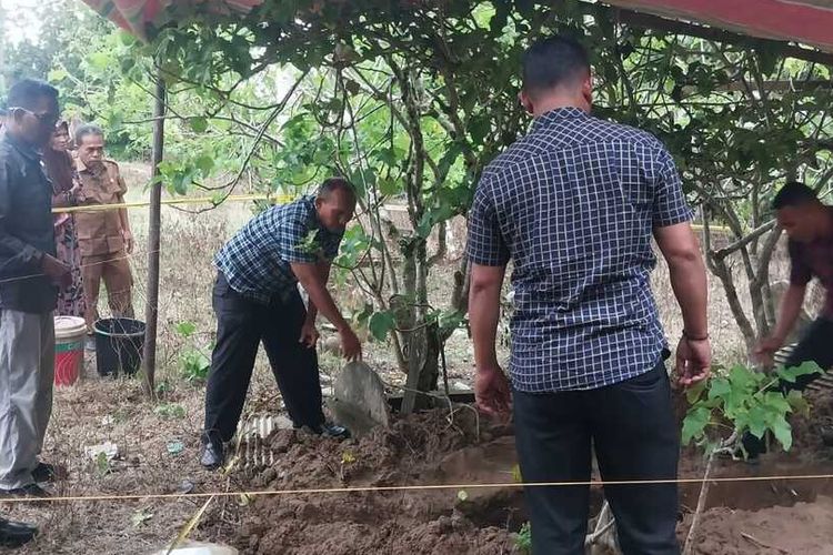 Kuburan warga di lokasi pemakaman Desa Pasie Teubee, Kecamatan Pasie Raya, Kabupaten Aceh Jaya, dibongkar oleh orang tidak dikenal.
