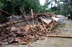 8 Rumah dan 2 Pemotor Tertimpa Pohon akibat Angin Kencang di Blitar