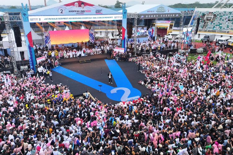 Kampanye akbar Khofifah - Emil di Jember Sport Garden pada Minggu (10/11/2024)