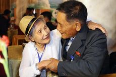 Tangis Iringi Pertemuan Ibu dengan Putranya yang Terpisah 68 Tahun