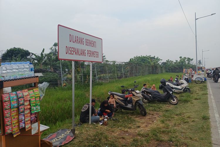 Jajanan Murah dan Lihat Pesawat Jadi Daya Tarik Nongkrong di Perimeter Bandara Soetta