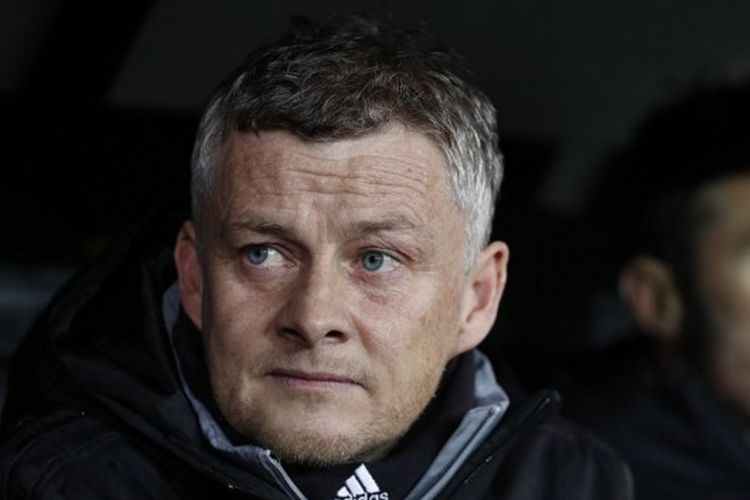 Manajer Manchester United, Ole Gunnar Solskjaer, didampingi asistennya, Michael Carrick, pada laga leg pertama babak 32 besar Liga Europa menghadapi Club Brugge di Jan Breydel Stadion, Jumat (21/2/2020) dini hari WIB.