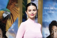 Selena Gomez Menangis Dengar Lagu Billie Eilish, Kenapa?