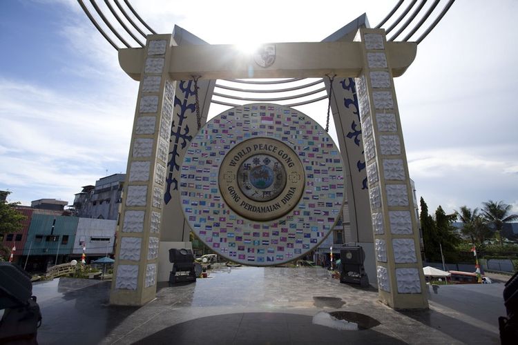 Monumen Gong Perdamaian Dunia, Kota Ambon