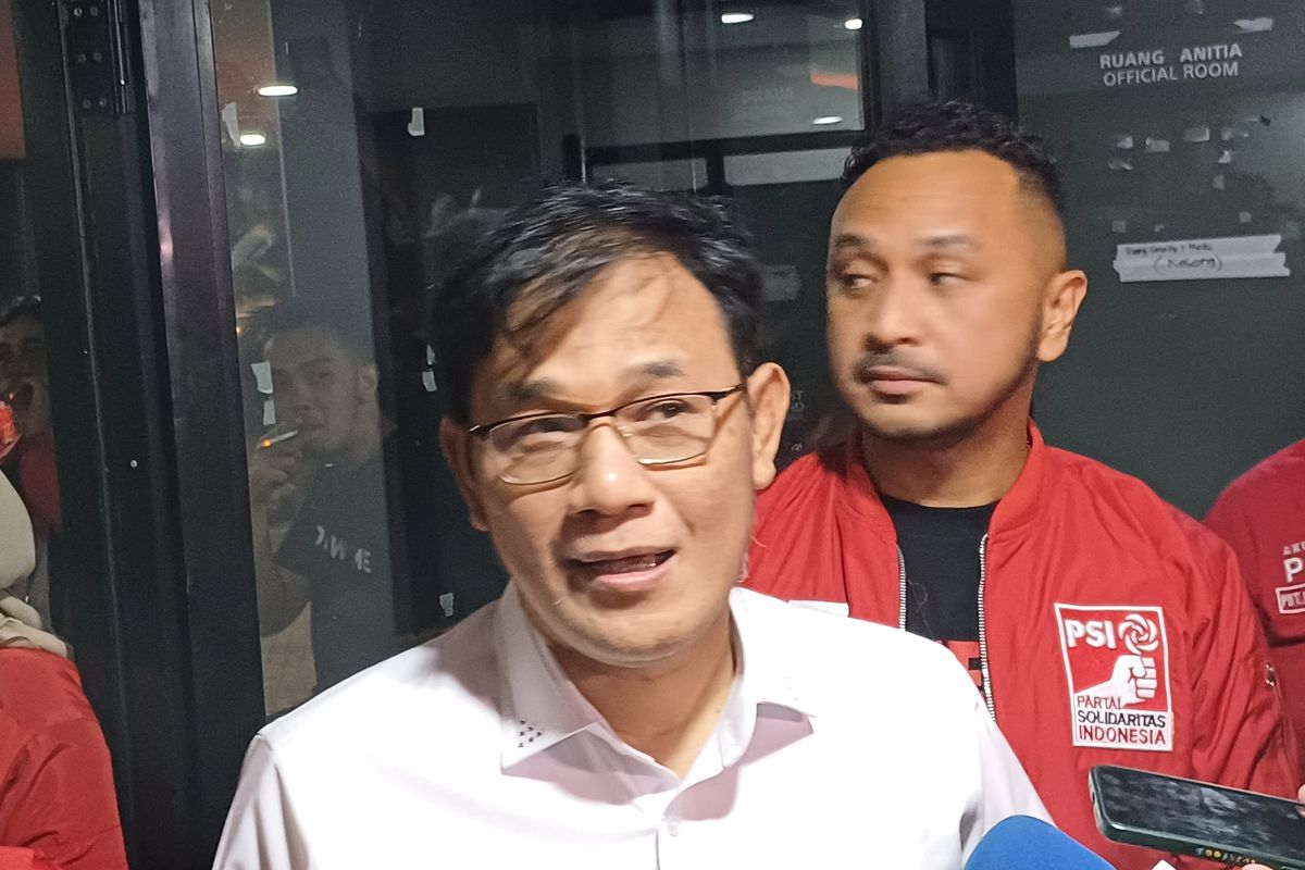 Resmi Dipecat, Ini Rekam Jejak Budiman Sudjatmiko Selama Di PDI-P