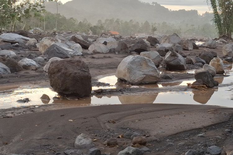 Kondisi SDN 2 Supiturang  Lumajang usai diterjang erupsi Gunung Semeru
