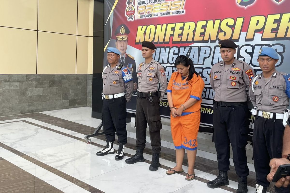 Pelaku penggelapan uang hasil penjualan sepeda motor