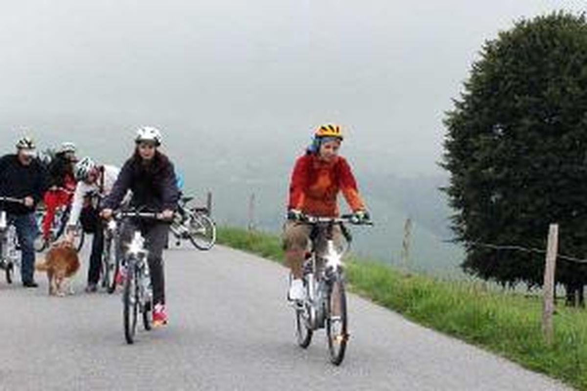 Bersepeda di pedesaan Appenzell. 
