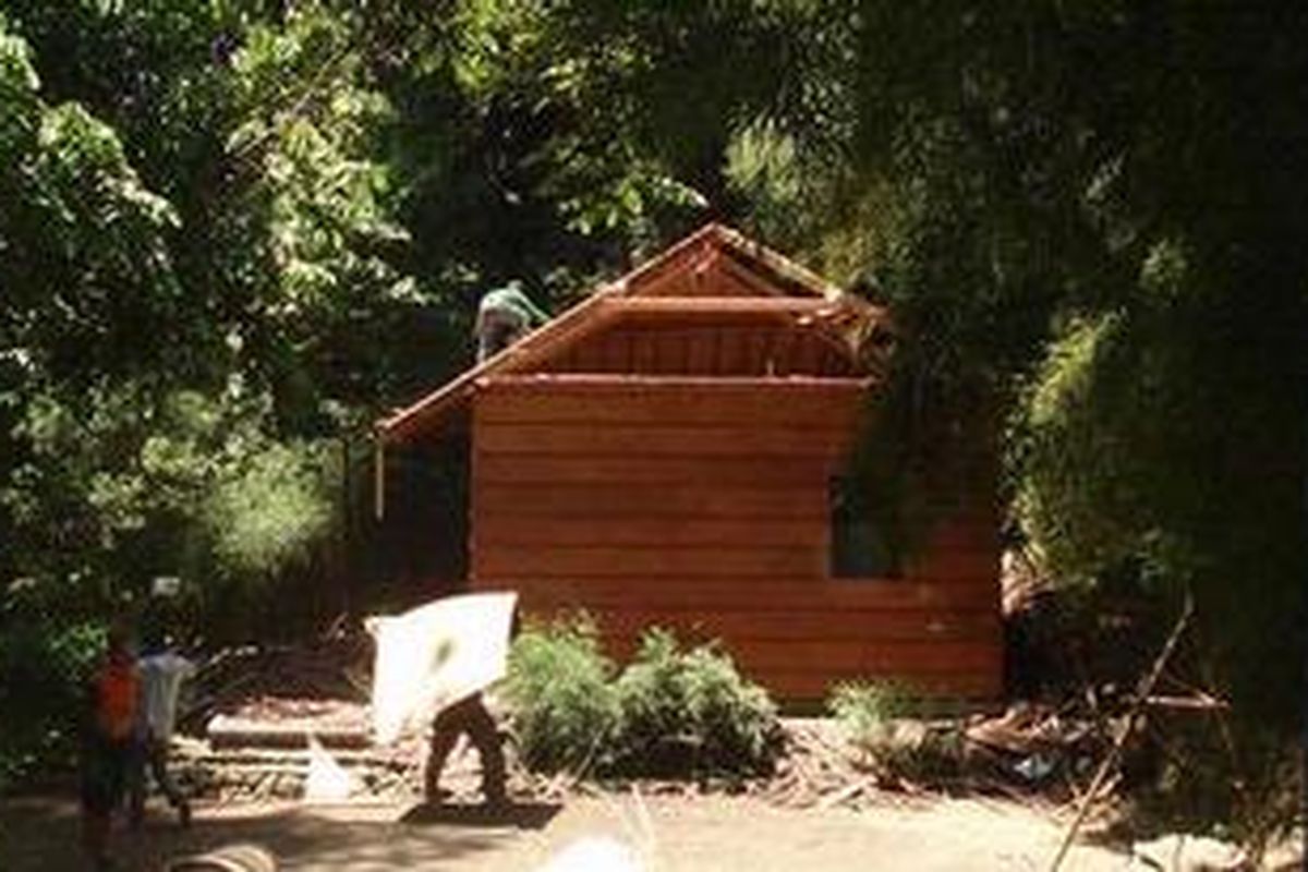 Vila mantan Bupati Bogor Agus Utara Effendi di kawasan hutan konservasi Taman Wisata Alam Gunung Pancar, yang sudah dibongkar sendiri. 