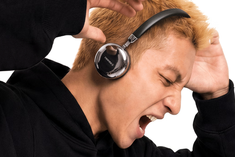 Headphone Murah Ini Unik, Bisa Tampilkan Lirik Lagu di Earcup
